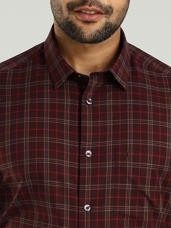 Indian Terrain Men's Regular Fit Half Sleeve Checkered Maroon Shirt